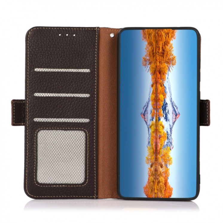 Motorola G22/E32. Funda KHAZNEH flip de cuero con protección RFID (marrón)